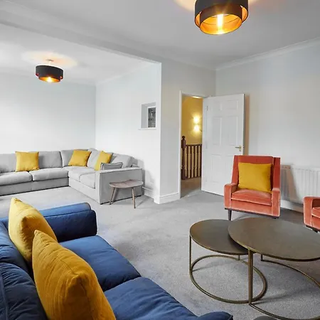 Host & - Mollymac * Saltburn-by-the-Sea